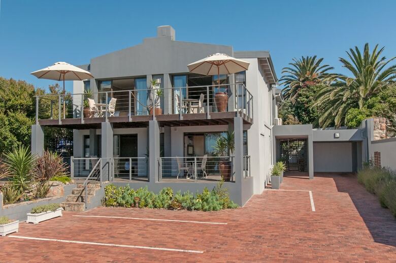 Hotel Whale Away Guest House