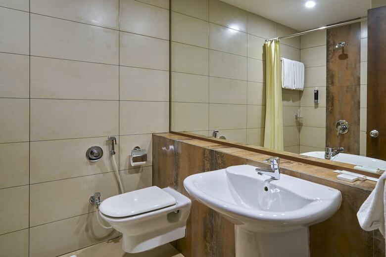 Hotel 3 Leaves Kolhapur