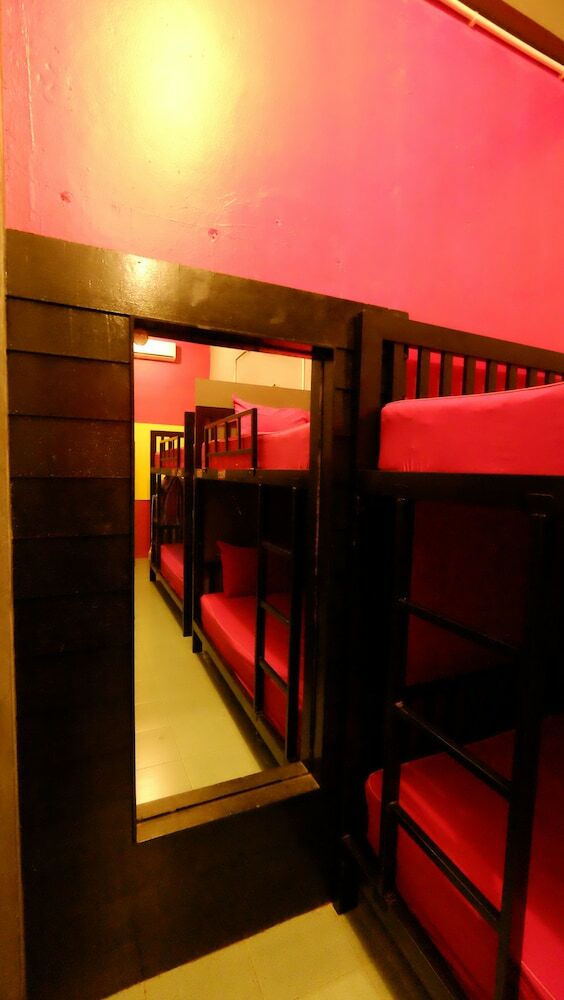 Hostal Let It Bee Econo Hostel