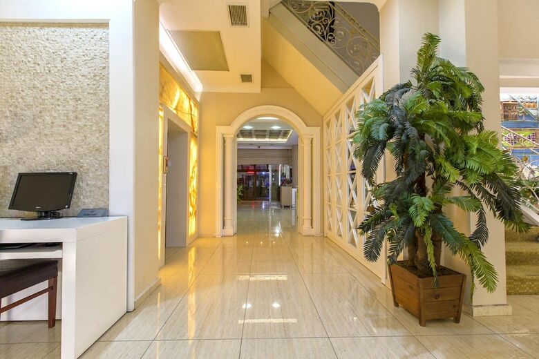 Hotel Grand Saatcioglu Otel
