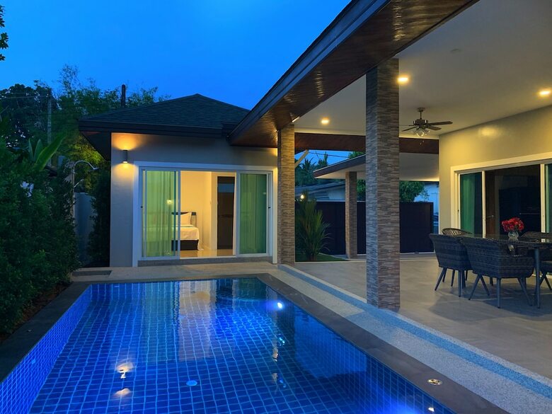 Private New Pool Villa Near Laguna