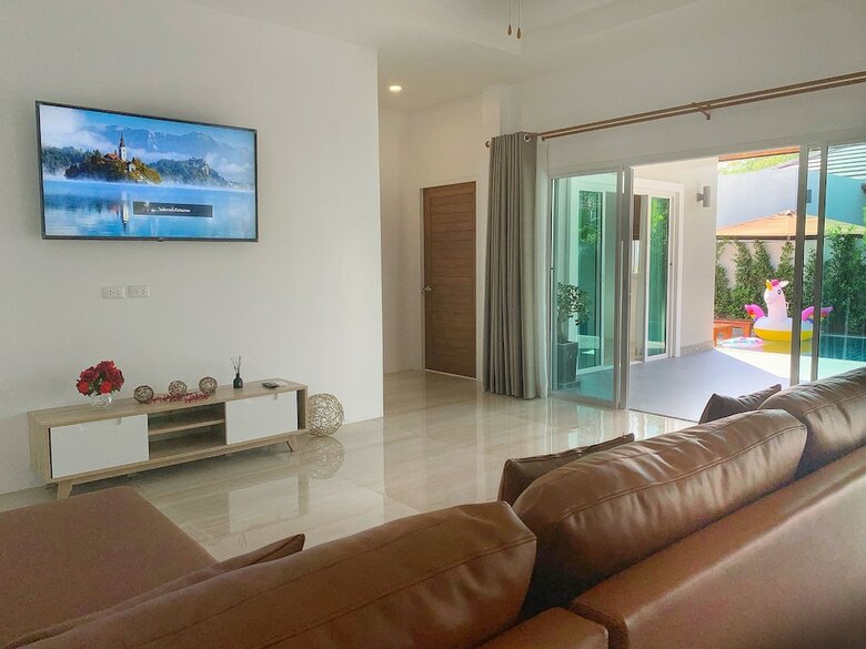 Private New Pool Villa Near Laguna
