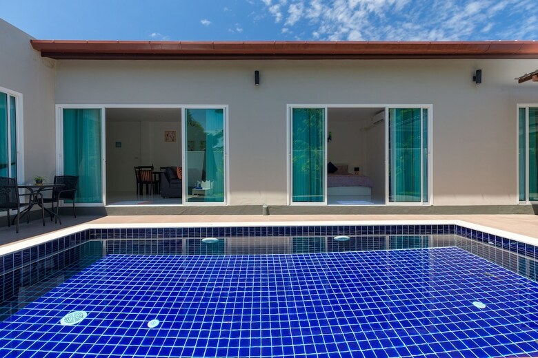 Private New Pool Villa Near Laguna