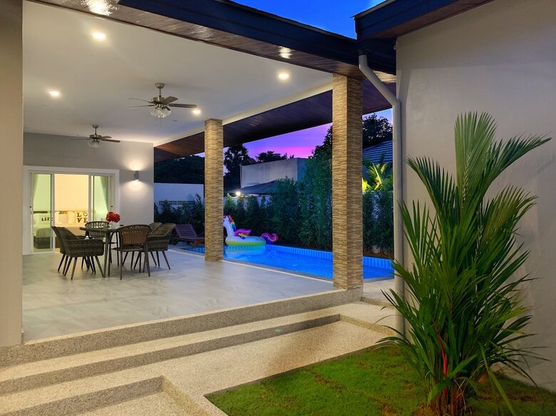 Private New Pool Villa Near Laguna