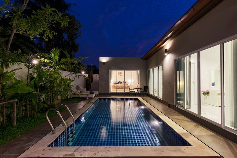 Private New Pool Villa Near Laguna