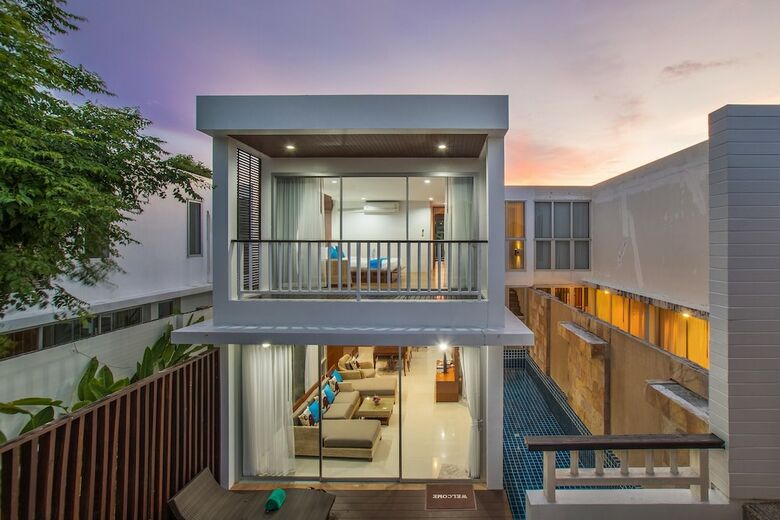 Private New Pool Villa Near Laguna