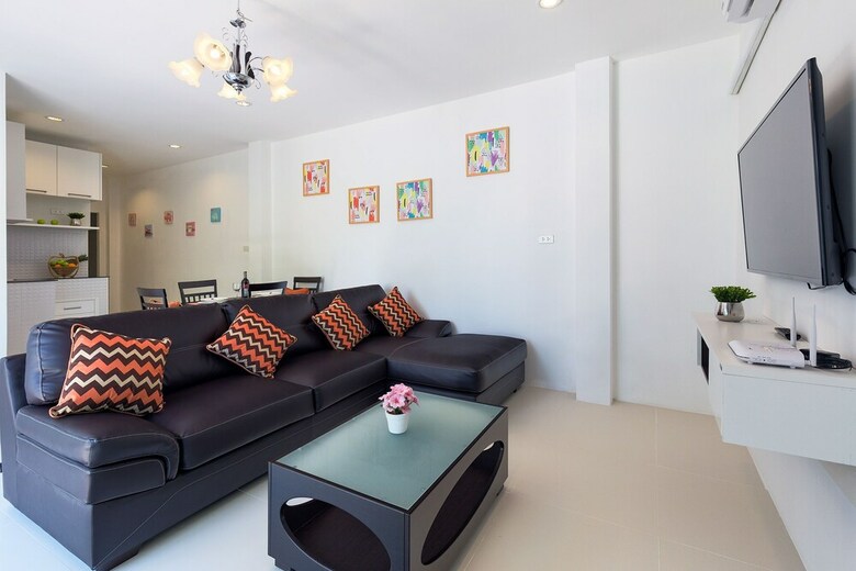 Private New Pool Villa Near Laguna