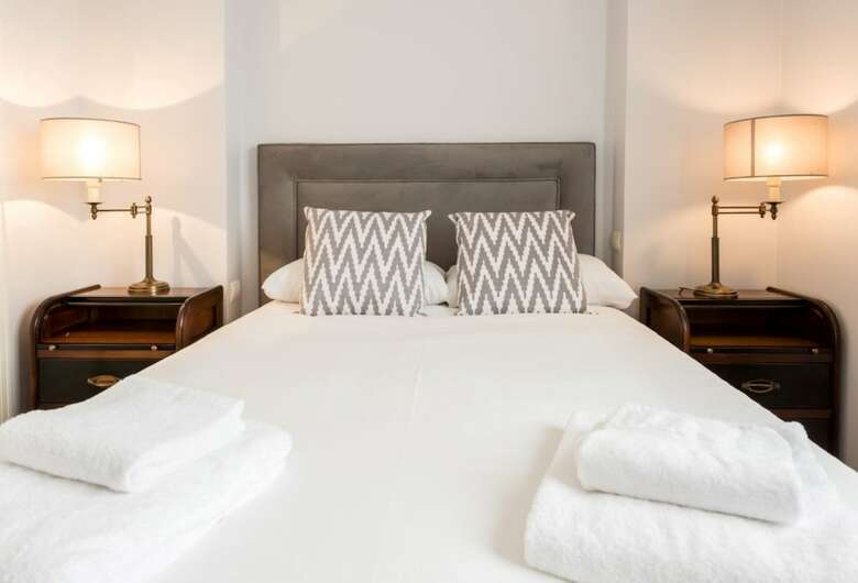 Apartamentos Alcal� City Center