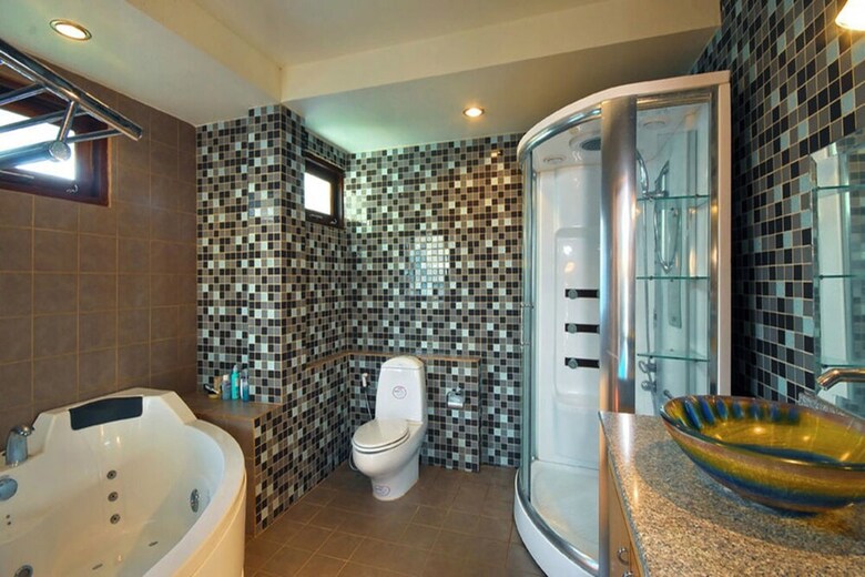 4 Bedroomed Villa In Chaweng  P1