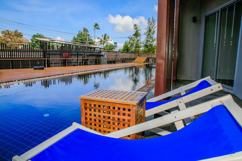 Hotel Pool Access By Punnpreeda Beach Resort