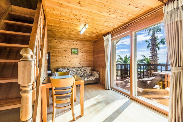 Longbeach Pension