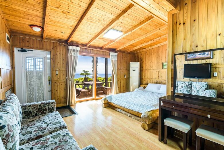 Longbeach Pension
