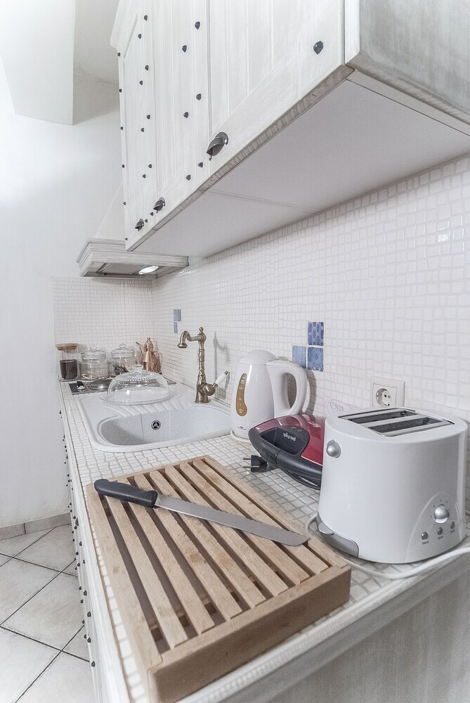 Hotel Ostra Mainalon Luxury Suites