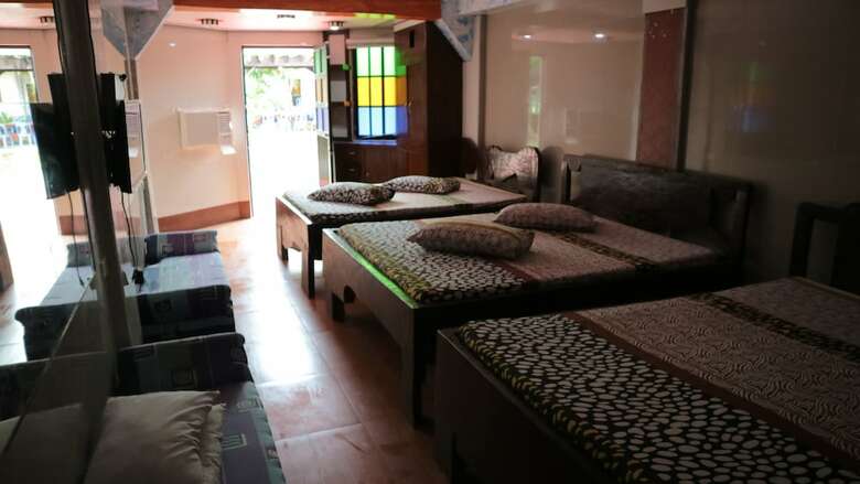 Hotel Nipa Hut Resort