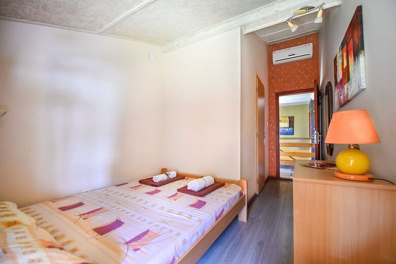Hostal San Art Floating Hostel&apartments