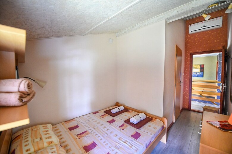 Hostal San Art Floating Hostel&apartments