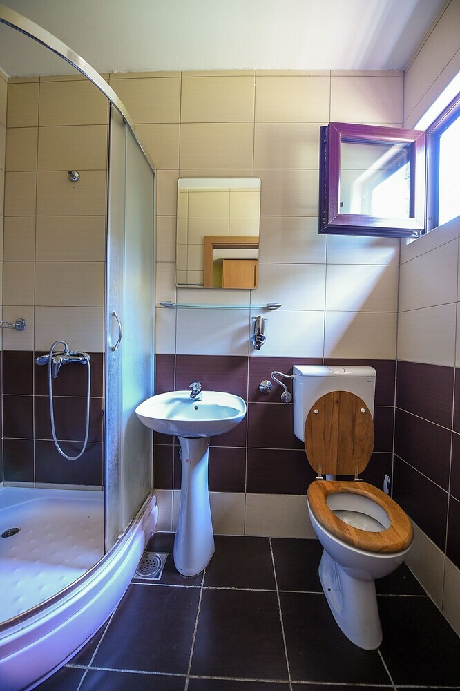 Hostal San Art Floating Hostel&apartments