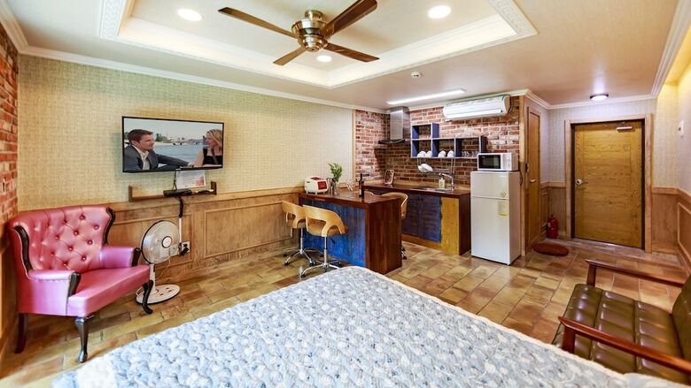 Gyeongju Rosso House Pension
