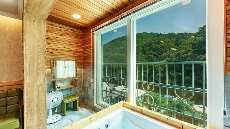 Gyeongju Rosso House Pension