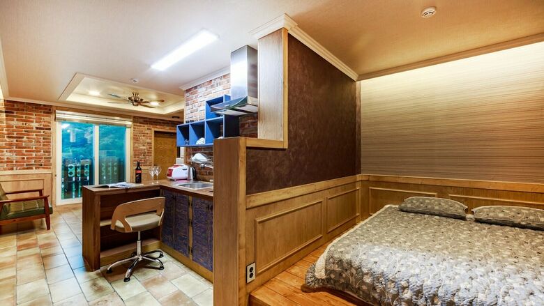 Gyeongju Rosso House Pension