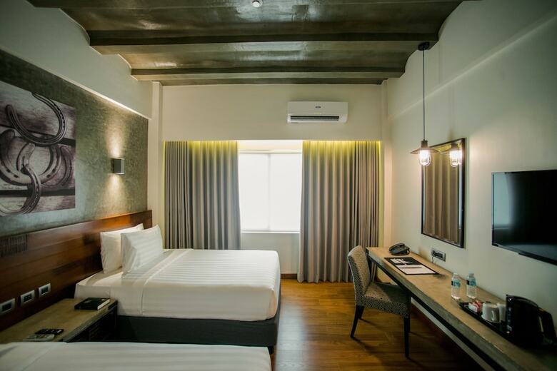 Double M Hotel