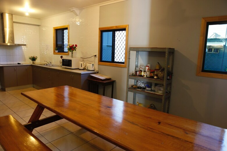 Hotel Happytourcairns Sharehouse