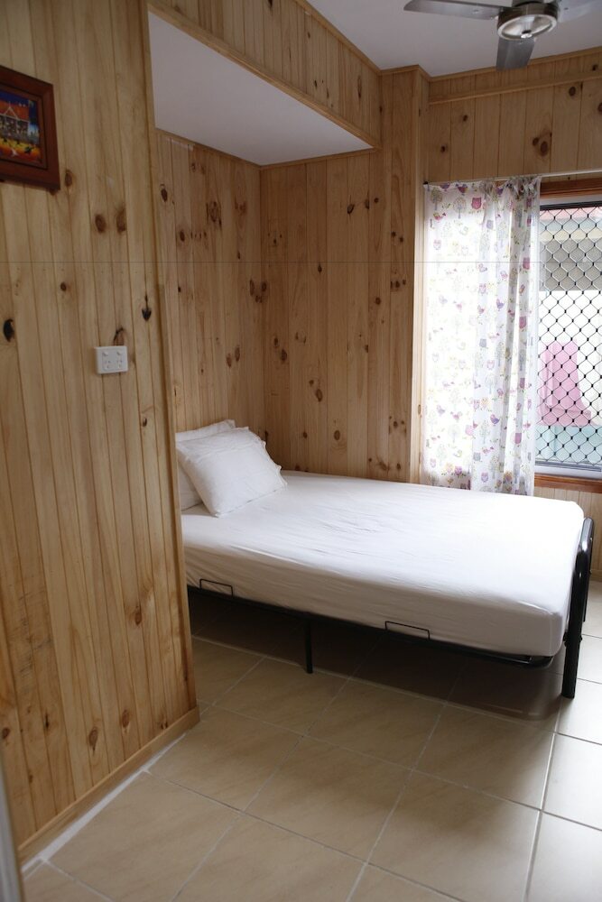 Hotel Happytourcairns Sharehouse