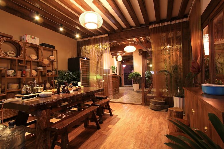 Hotel Village Green Inn