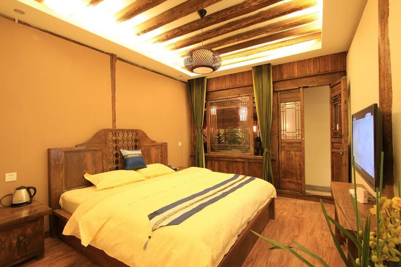 Hotel Village Green Inn
