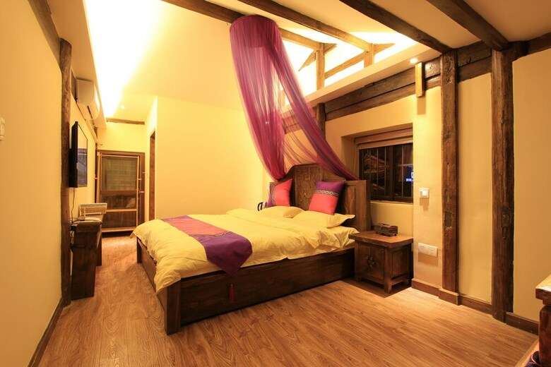 Hotel Village Green Inn