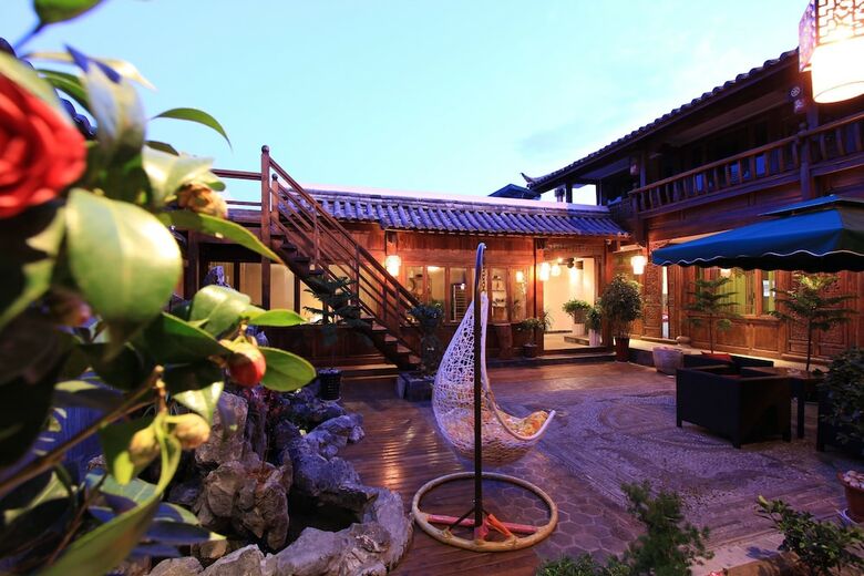 Hotel Village Green Inn