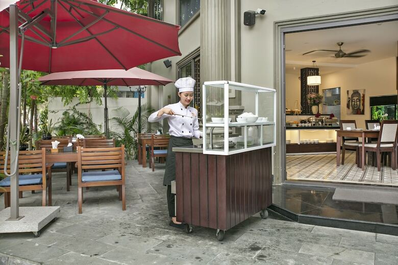 Haka Hotel & Apartment