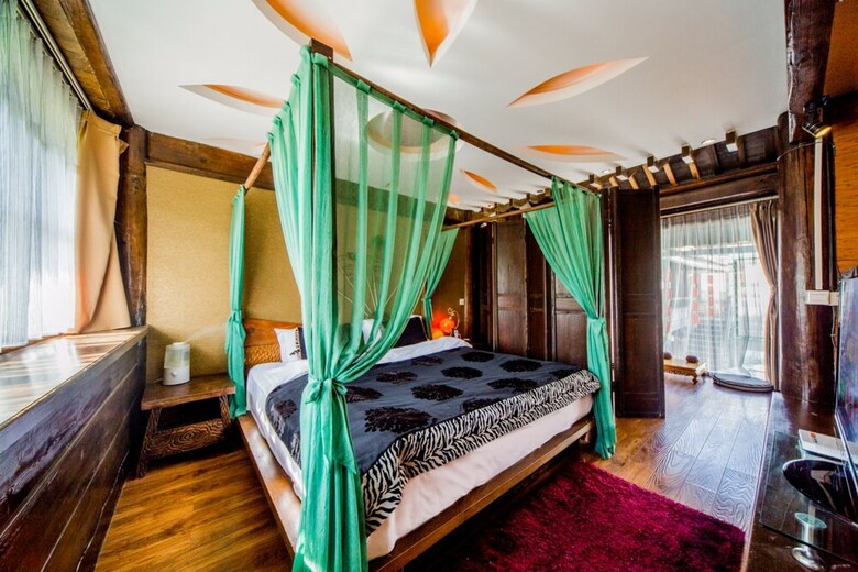 Hostal Lirenju Zhenpin Inn