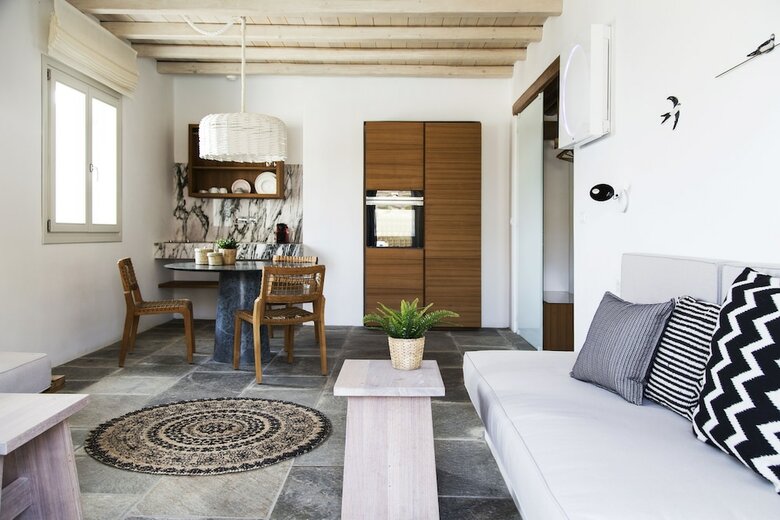 Hotel Hide Out Suites