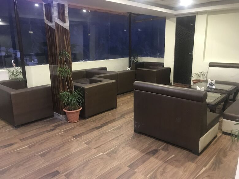 Hotel Triund Heights