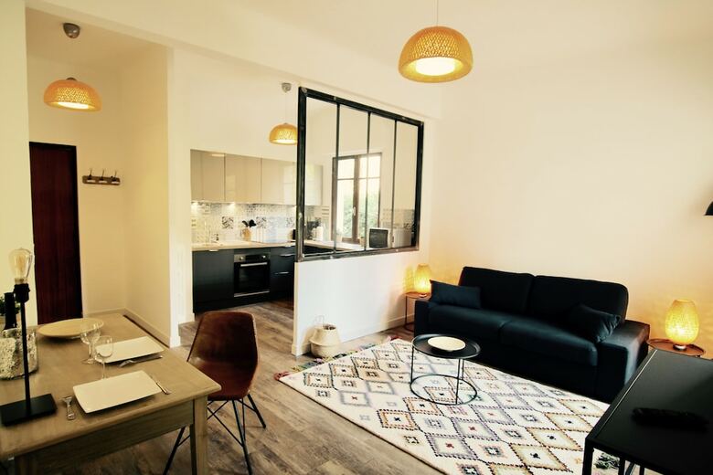 Apartamento Dormirenville - Nice Ev�ch�