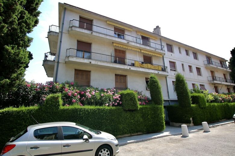 Apartamento Dormirenville - Nice Ev�ch�