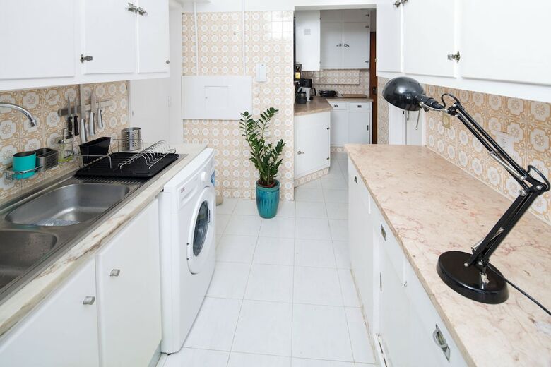 Apartamentos Quatro Anas Hostel