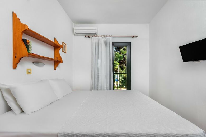 Xenios Loutra Village Holiday Apartments