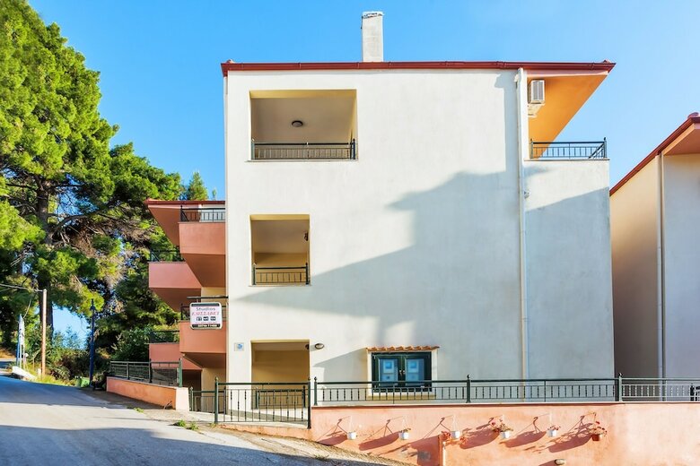 Xenios Loutra Village Holiday Apartments