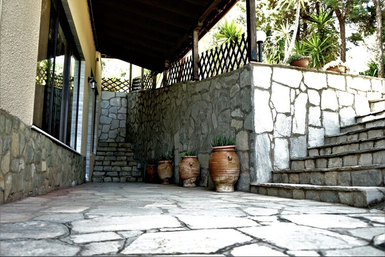 Pension Karvounoskala