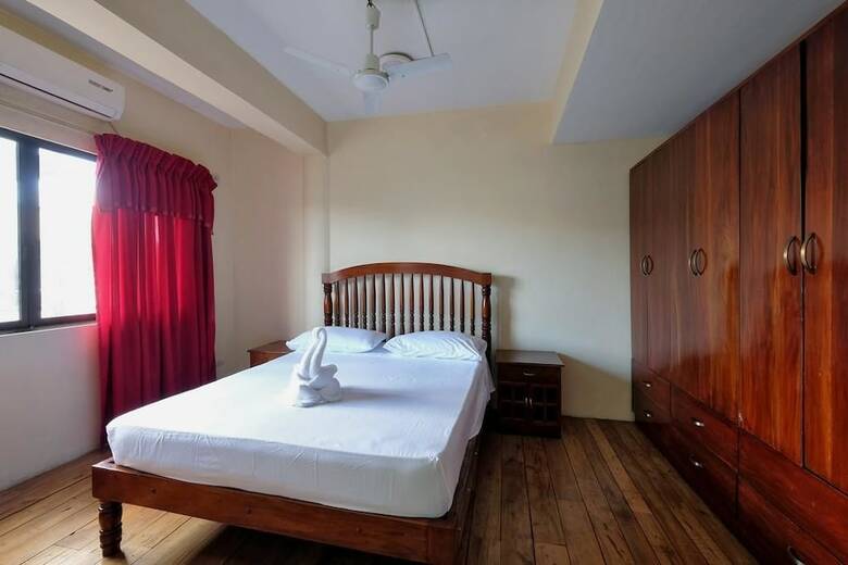 Kiwi Hotel