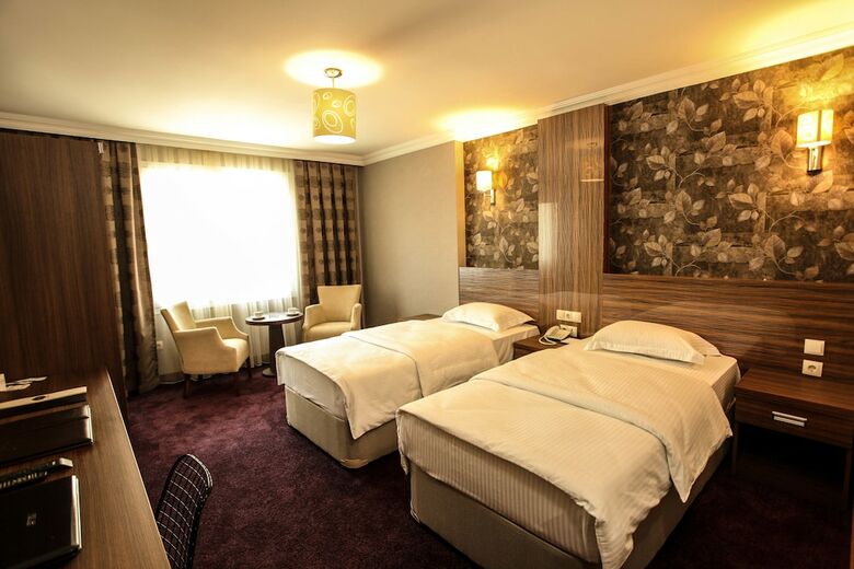 Grand Akcali Hotel