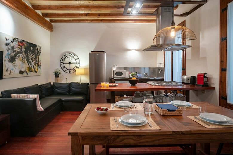 Habitat Apartments Ferran