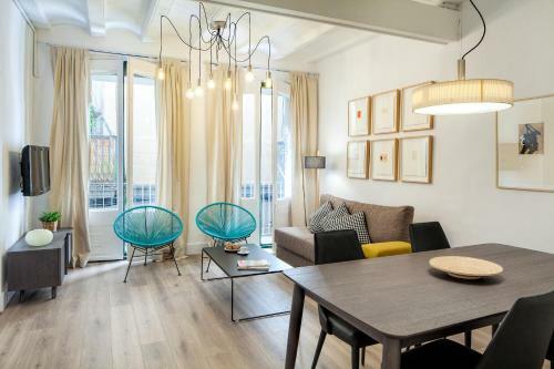 Habitat Apartments Born 1
