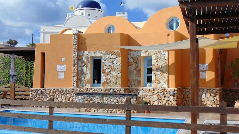 Hotel Angels Traditional Houses