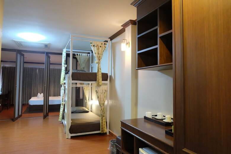 Hostal Starbright Court