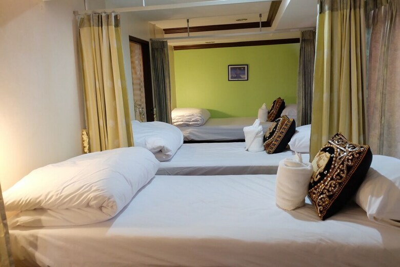 Hostal Starbright Court