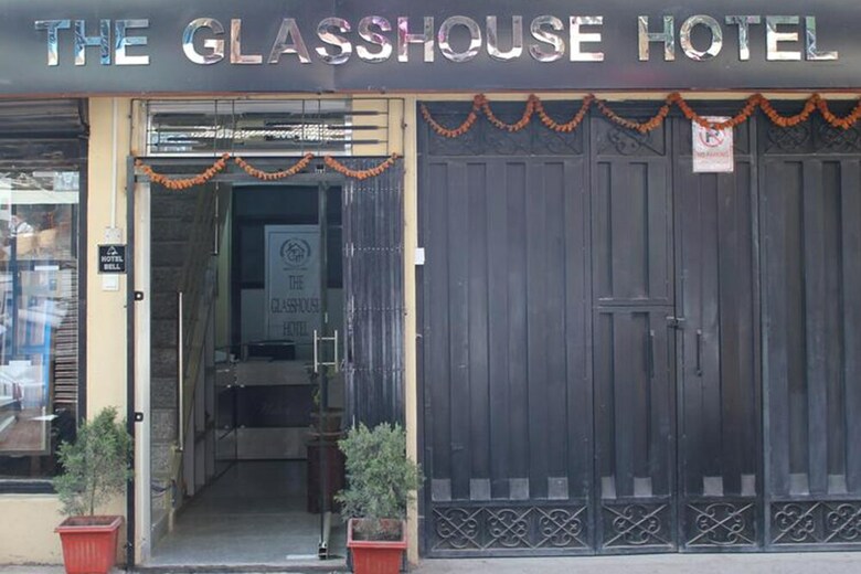 Hostal The Glasshouse Hotel & Hostel