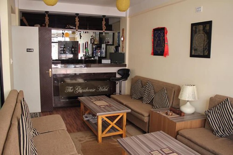 Hostal The Glasshouse Hotel & Hostel